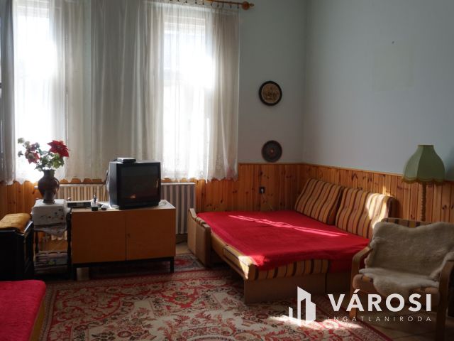 Patinás ház kiváló helyen Vásárhelyen