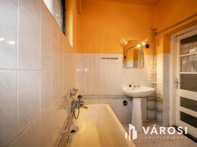 Tégla családi ház Nagybánhegyesen