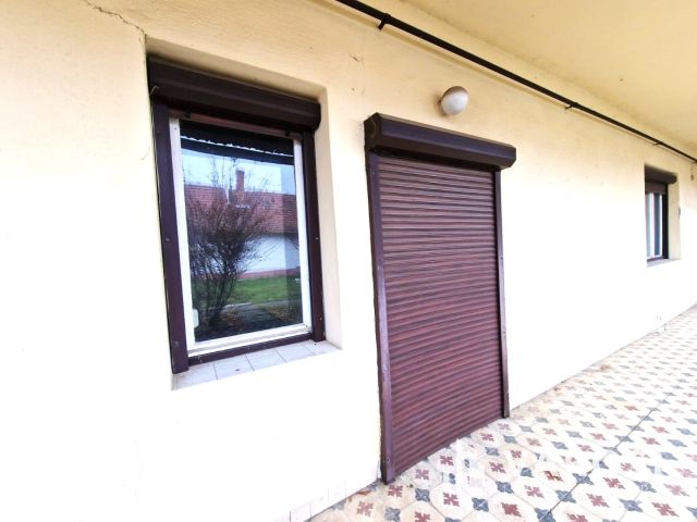 Hangulatos, verandás, 3 szobás kertes ház jó környéken