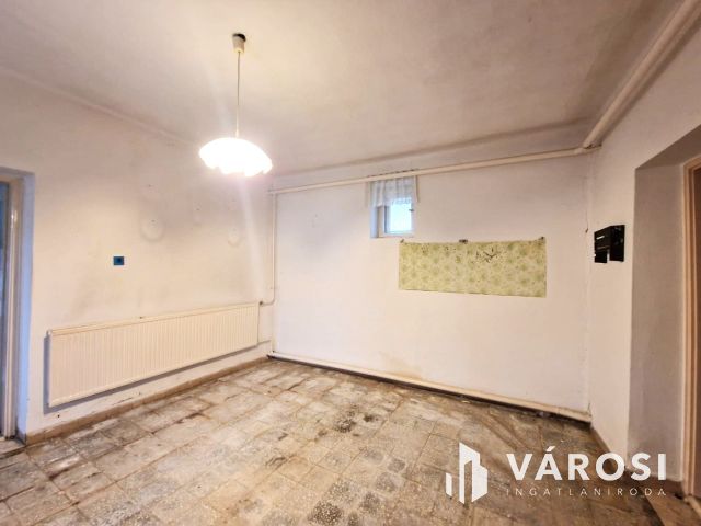 Hangulatos, verandás, 3 szobás kertes ház jó környéken