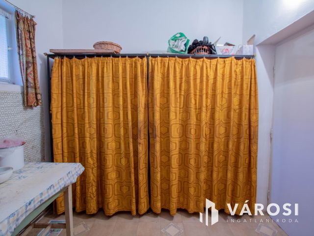 Máhomfán, Lentihez közel, csendes részen eladó ház!