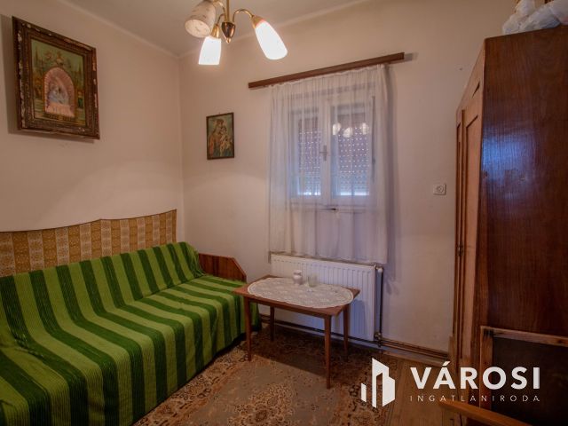 Máhomfán, Lentihez közel, csendes részen eladó ház!