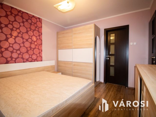 Modern sorházi lakás teljes bútorzattal