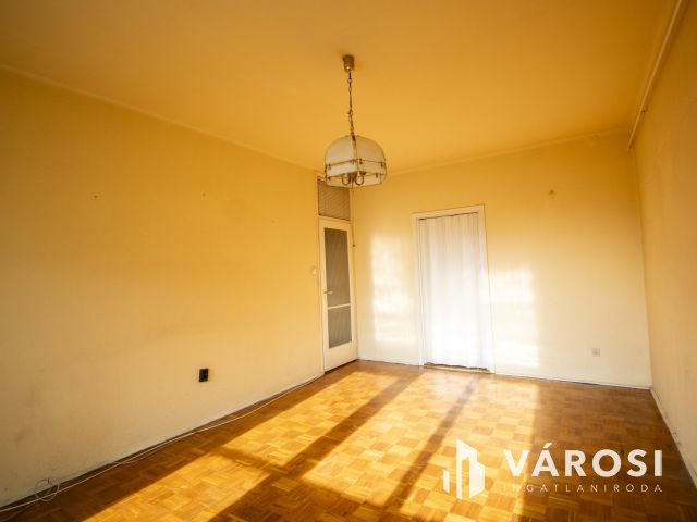 Klasszikus költözhető tégla lakás Orosházán