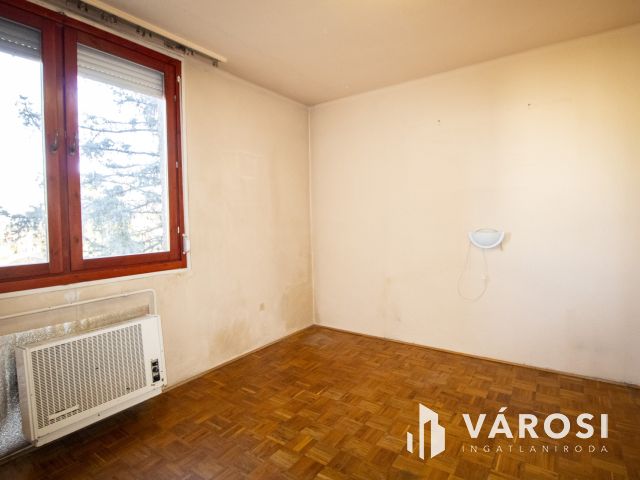 Klasszikus költözhető tégla lakás Orosházán