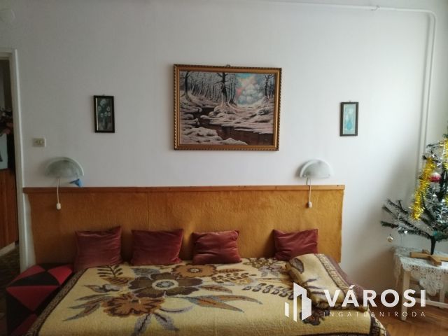 Otthonos, kétszobás lakás eladó!