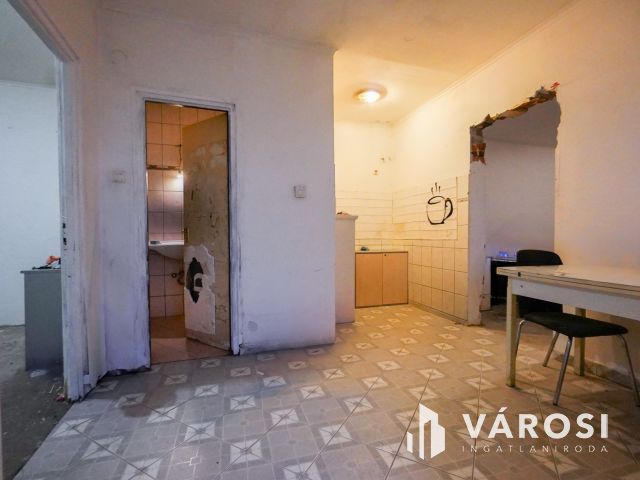 Felújítandó családi ház Tahitótfalu központi részén!