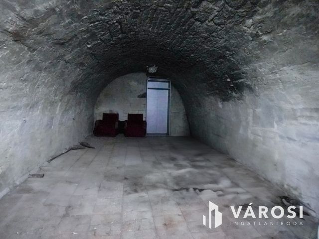 Felújítandó családi ház Tahitótfalu központi részén!