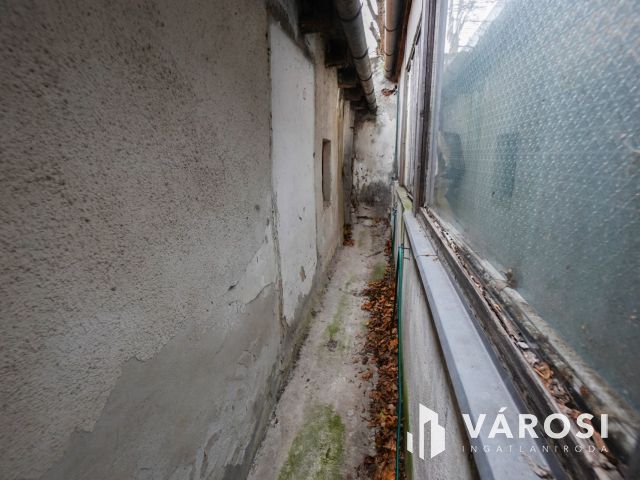 Felújítandó családi ház Tahitótfalu központi részén!