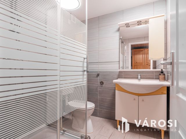 Egy szelet történelem a Bécsi körúton