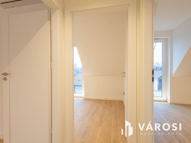 Belső kétszintes családi fészek Alsóvároson 2