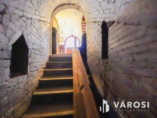 Lakható présház Tökön!