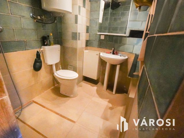 Lakható présház Tökön!