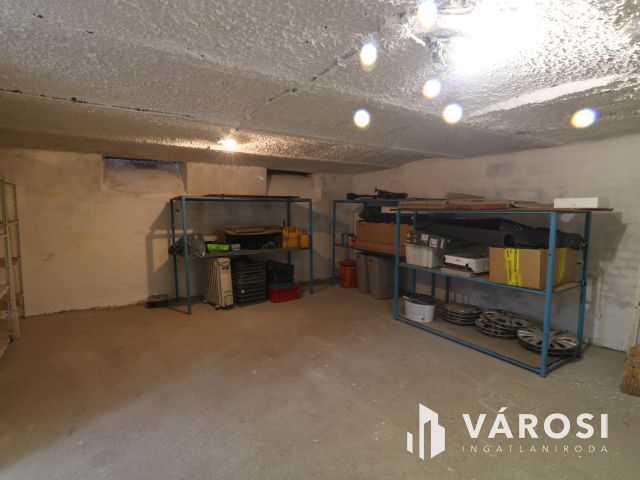 József Attila Sgt-on 28 nm-es raktár kiadó !