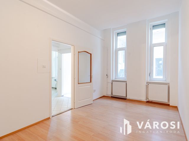 Belvárosi lakás, Zsinagóga 1 perc sétára - földszint