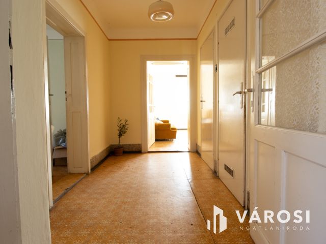 Csend és tágasság - fejleszthető ingatlan Csőváron