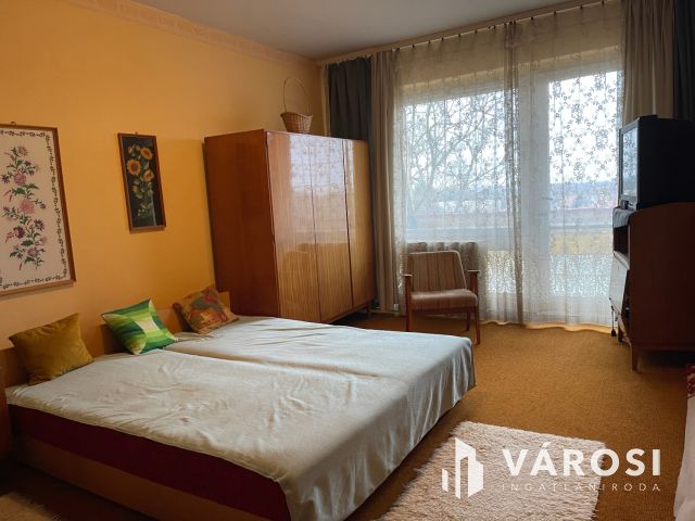 Erkélyes lakás eladó Békésen