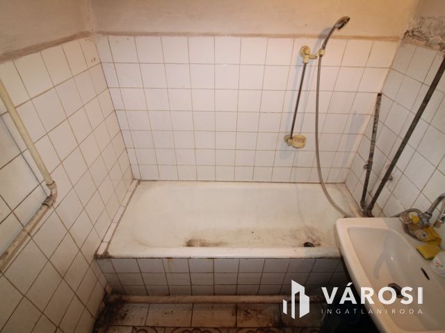 Beton alapú tégla ház Kunágotán.