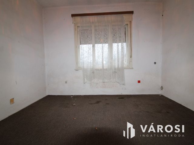 Beton alapú tégla ház Kunágotán.