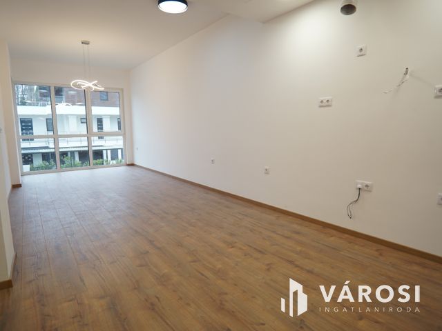 Fonyódon, 150m-re a víztől, új lakás, Wellness használattal!