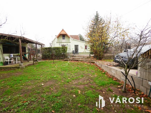 Vácon családi ház a tavak közelében!