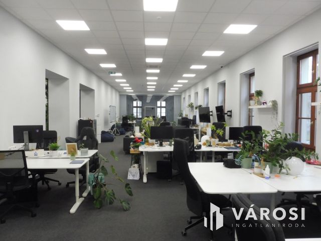 Újgenerációs iroda,kompromisszumok nélkül,top panorámával.