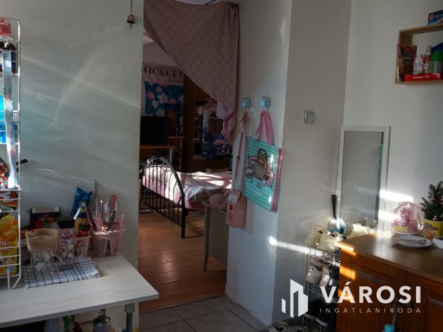 Tripla a Csúcson-csúcsi 3 lakrészes családi ház