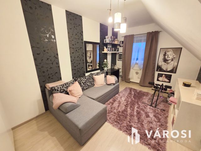 Exkluzív ikerház + Különálló modern lakás egyben eladó