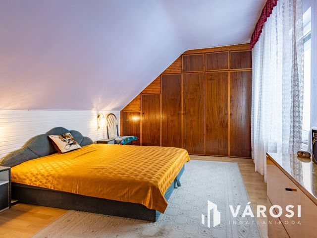 Három szobás ikerházfél eladó, Szigethalmon.