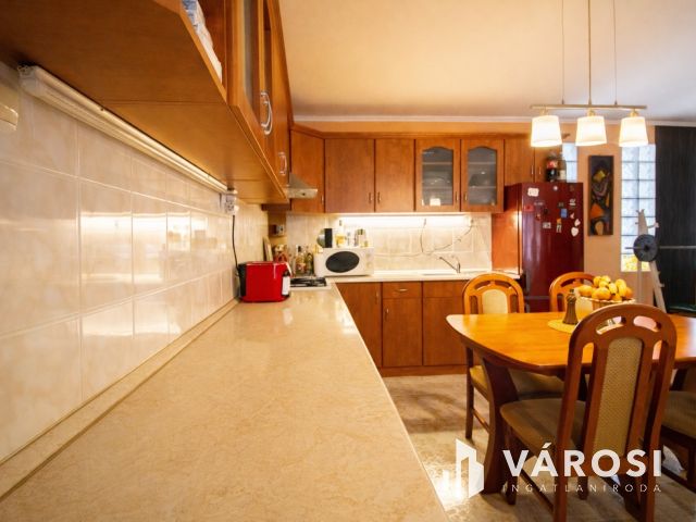 Szép és szuper jó családi ház Gyulaváriban