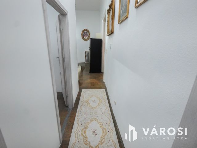 Sokoldalú lakás a Belvárosban!