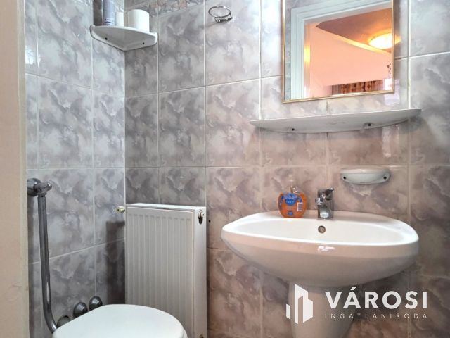 Többféle hasznosításra lakás, kiváló helyen!!-Debrecenben