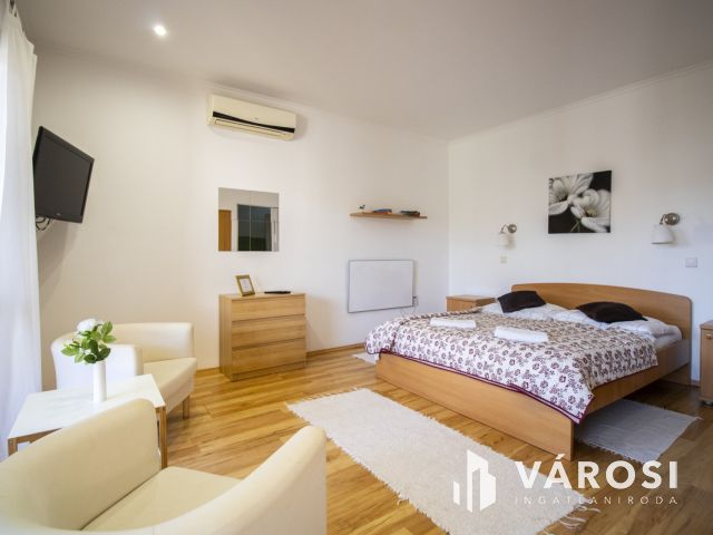 Azonnali bevétel Gyula belvárosában