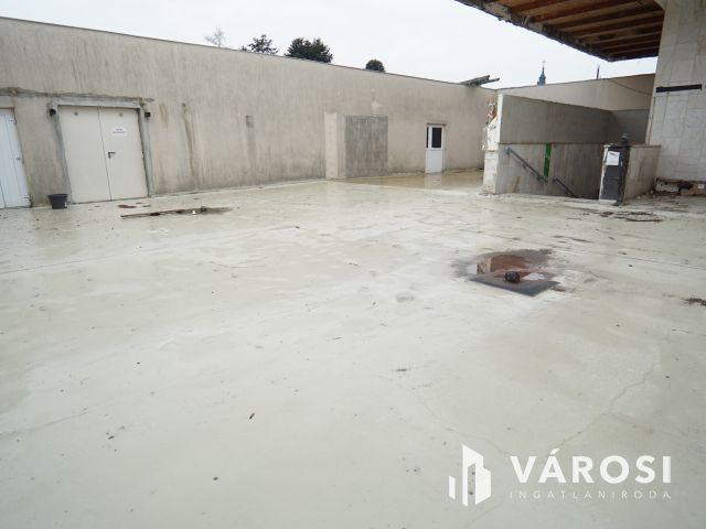 Kiadó közel 1000m2-es üzlethelység a Belvárosban!