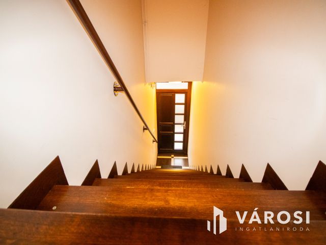 Modern lakás teljes bútorzattal