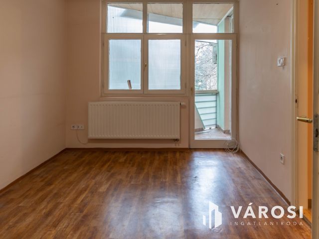 Eladó iroda Orosháza belvárosában