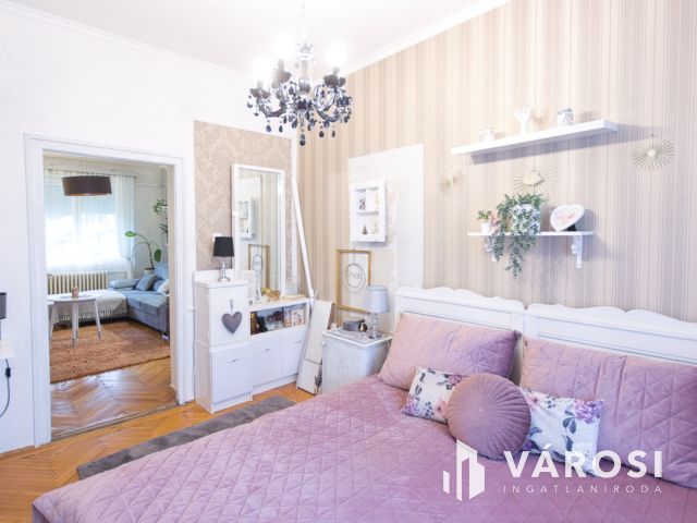 Meglátni és megszeretni: extra, 3. emeleti, erkélyes lakás