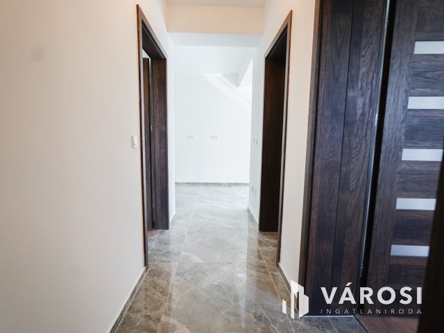 Remek ikerház maximális felszereltséggel!