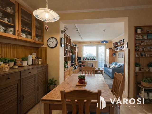 Belvárosi 3 szobás erkélyes tégla lakás eladó