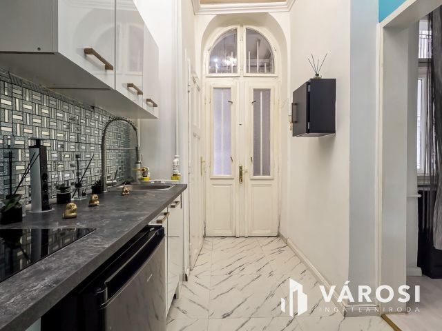 Befektetésnek ideális lakás a 6. kerület szívében