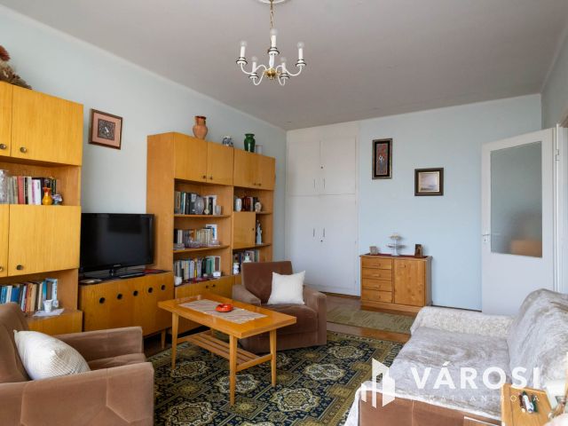 Eladó sestakerti lakás, formáld saját ízlésed szerint!