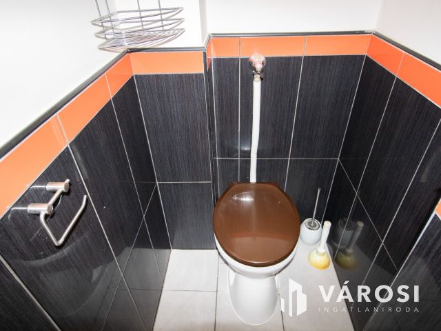 330 nm-es óriásház Orosházán