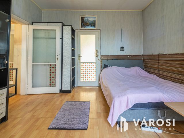 2 szoba+étkezős 60 m2-es lakás a József Attila lakótelepen!