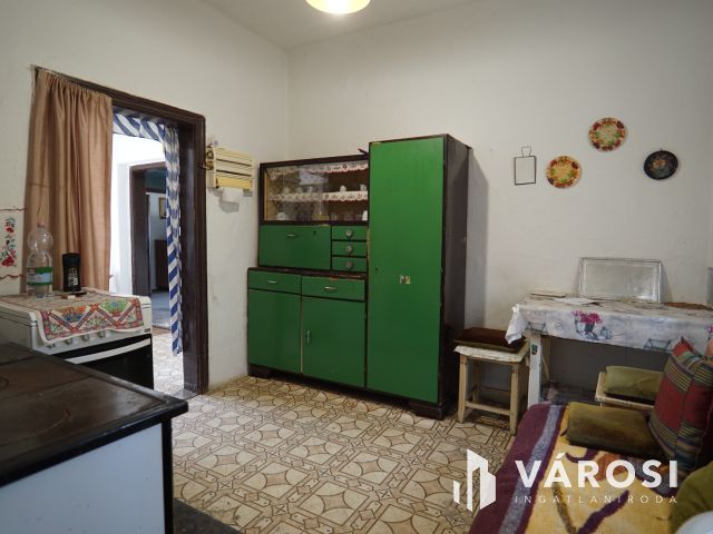 Természetközeli, szomszédmentes családi ház Bucsután!