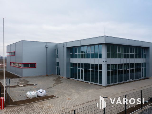 Debrecen Déli Ipari Parkban, Szuper Modern Komplexum!