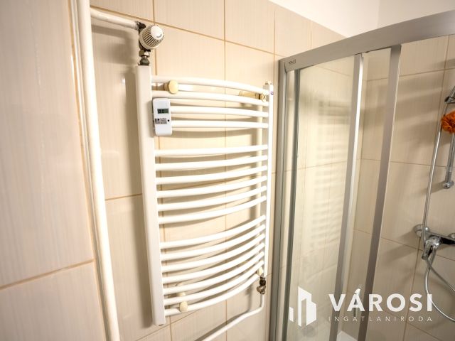 Belvárosi, prémium, liftes lakás kiadó a másodikon