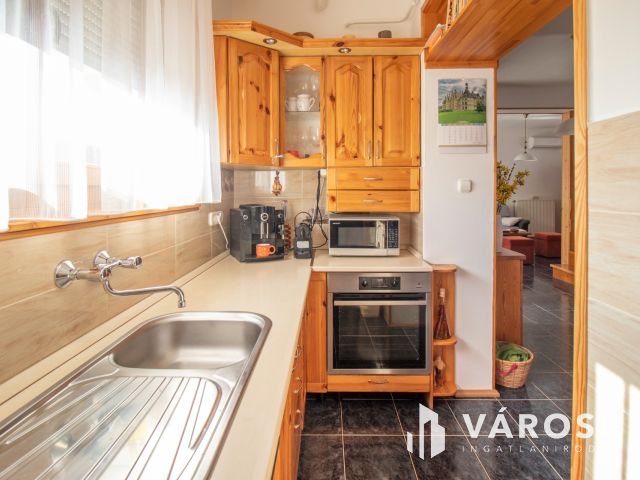 Kiváló állapotú, hőszigetelt, otthonos családi ház