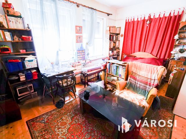 Szigetmonostor központi részén!