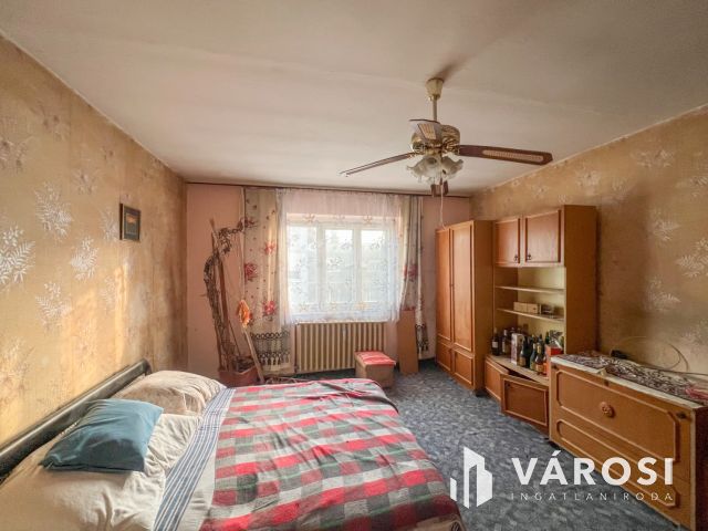 2 szobás felújítandó lakás, saját kazánnal