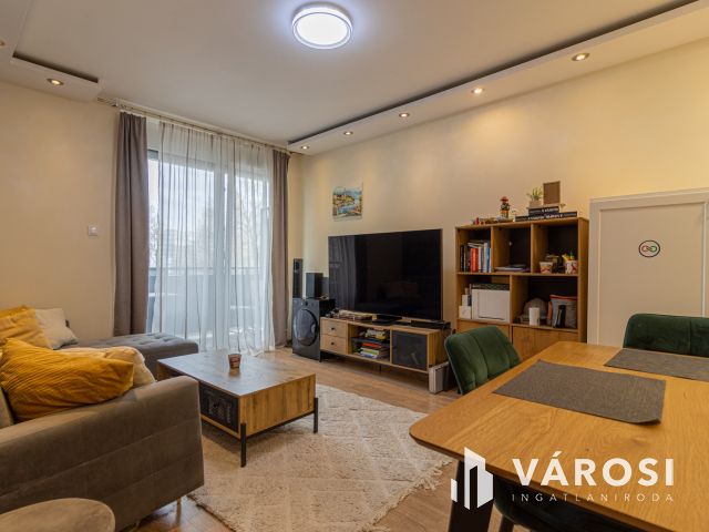 Mennyezetfűtéses 2 szobás lakás Angyalföldön!